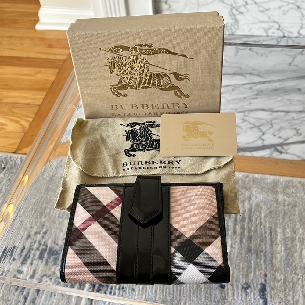 Burberry Wallet (new)